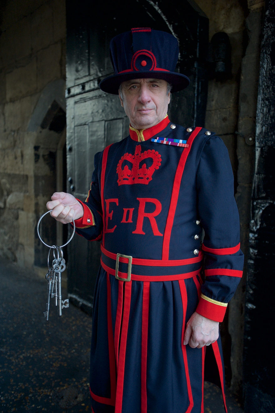 Ravenmaster-4-878x1320.jpg