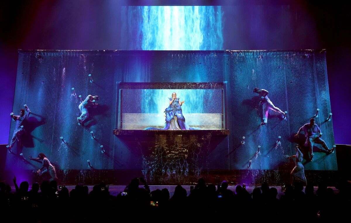 vegas residency 2.jpg