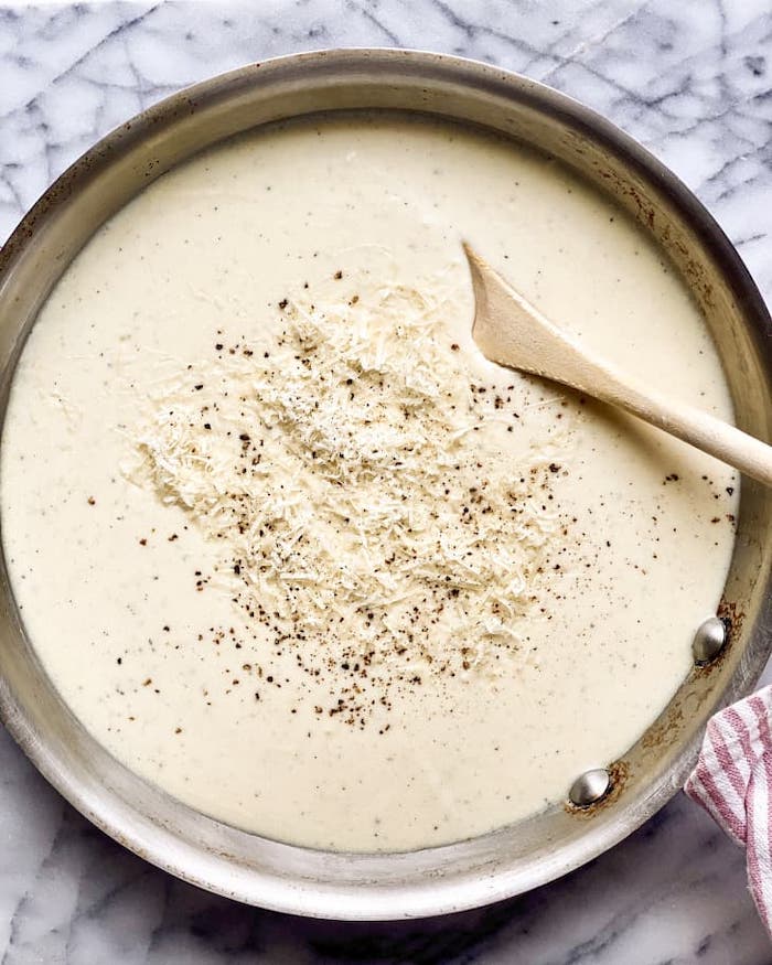 k_Photo_Recipe Ramp Up_2022-03-Garlic-Parmesan-Sauce_IMG_7401.jpg